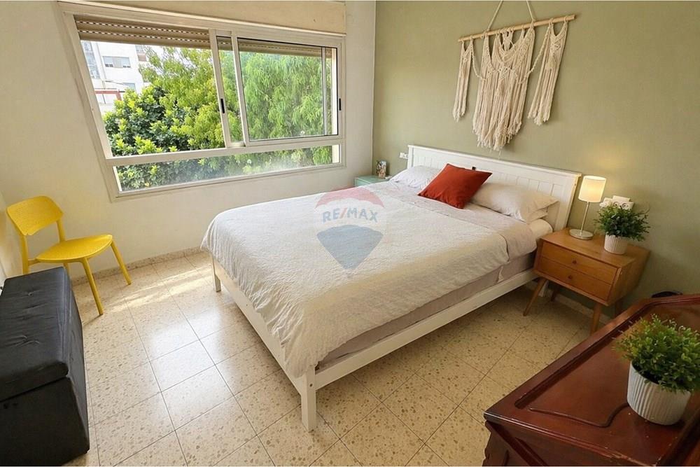 Apartment for Sale in Givatayim - Image 2