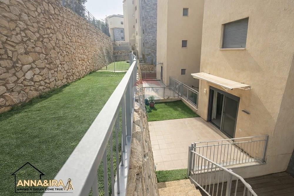 Apartment for Sale in מעלות - Image 2