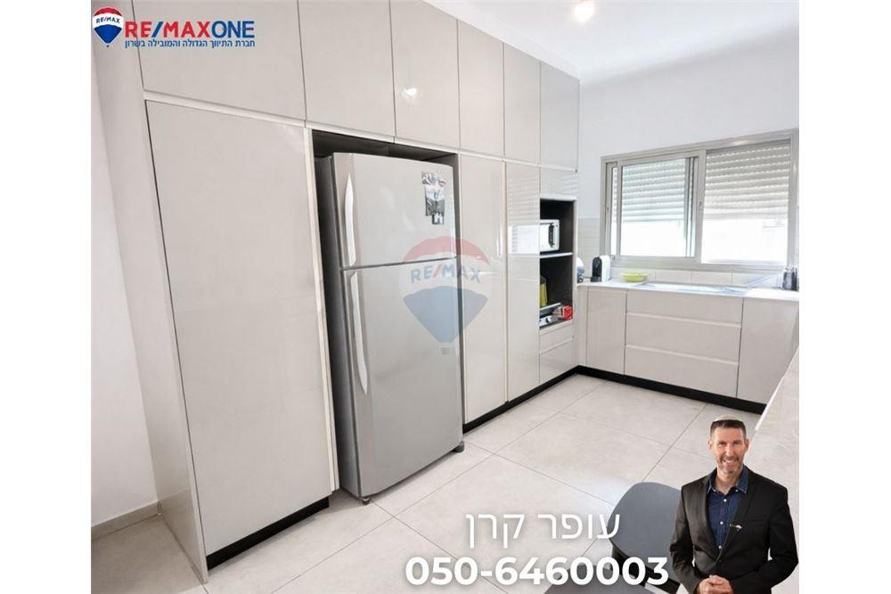 Apartment for Sale in Ra'anana - Image 1