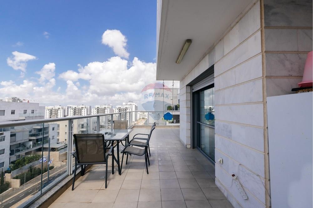 Apartment for Sale in ראש העין - Image 4