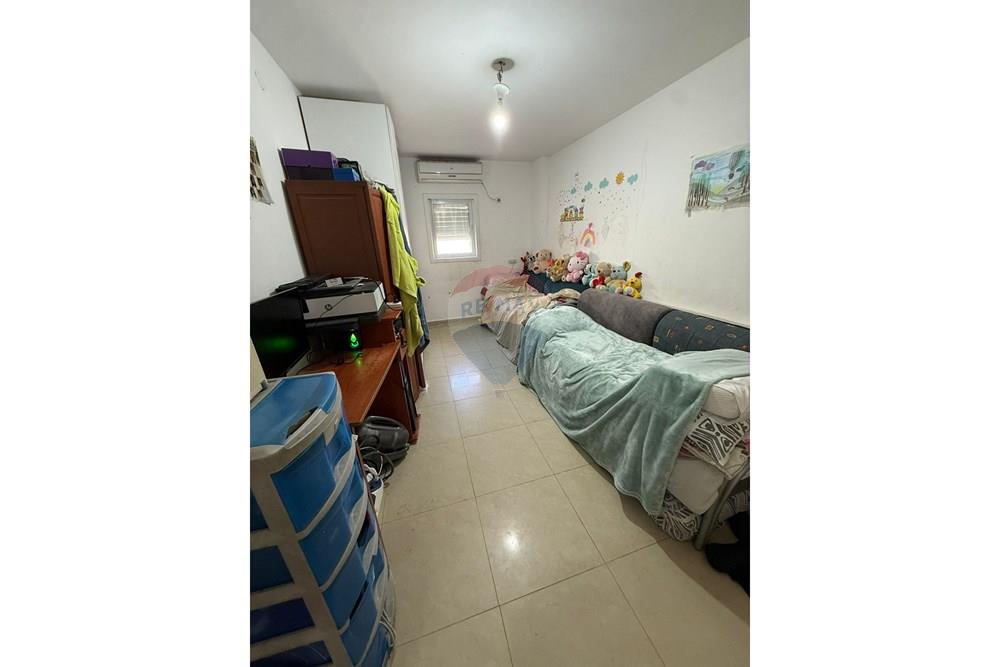 Apartment for Sale in Rehovot - Image 2