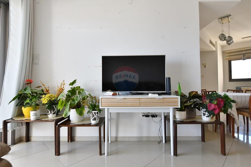 Apartment for Sale in Givat Shmuel - Image 5