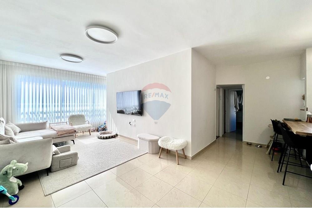 Apartment for Sale in Netanya - Image 2
