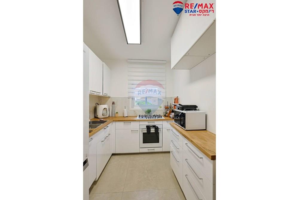 Apartment for Sale in Herzliya - Image 2