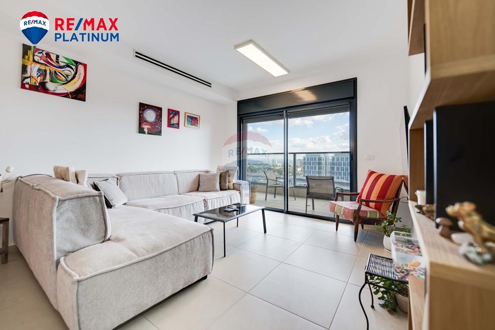 Apartment for Sale in Or Yehuda - Image 3