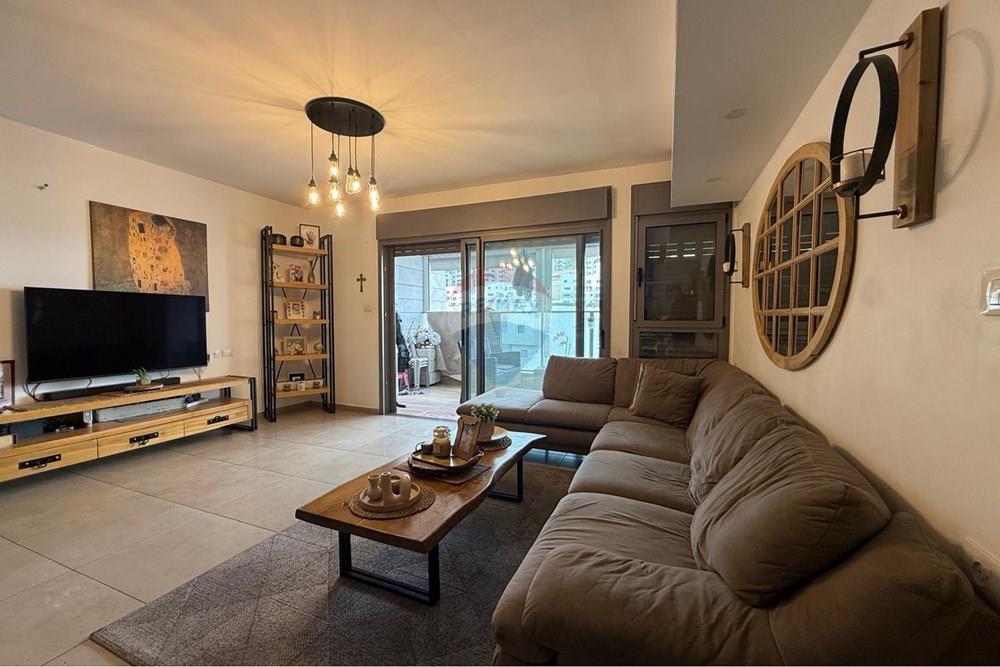 Apartment for Sale in נוף הגליל - Image 3