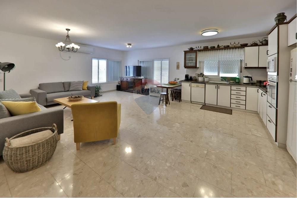 Apartment for Sale in קרית חיים - Image 1