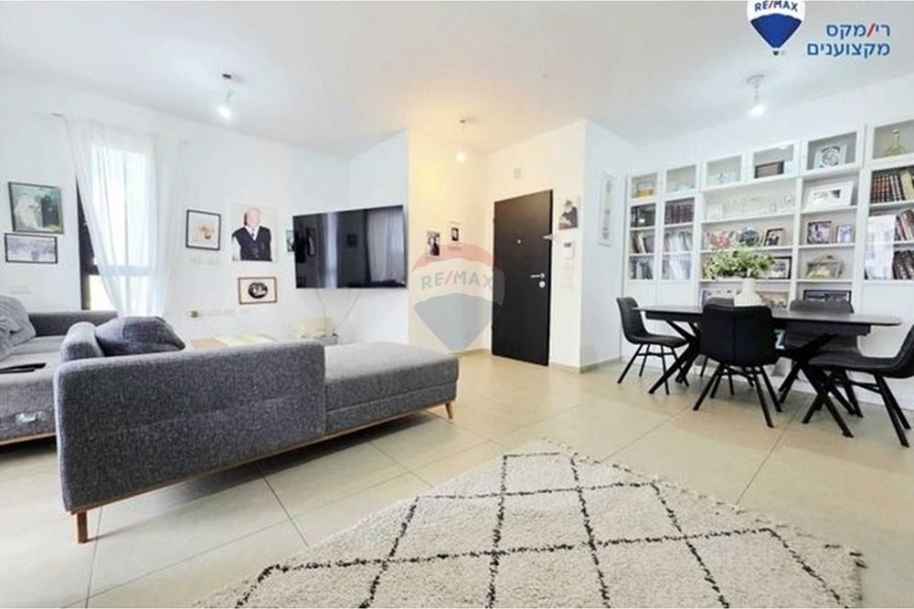 Apartment for Sale in Hadera - Image 6