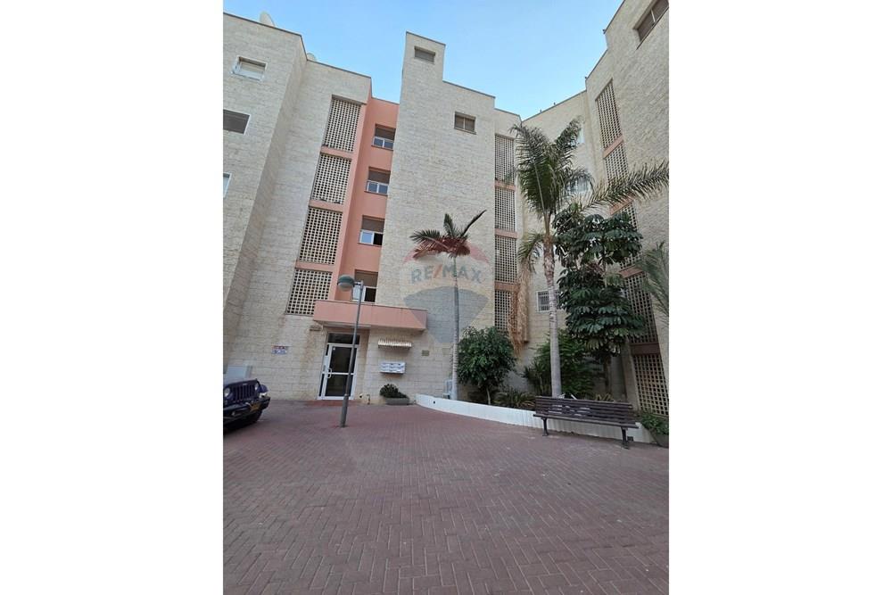 Apartment for Sale in Beer Sheva - Image 1