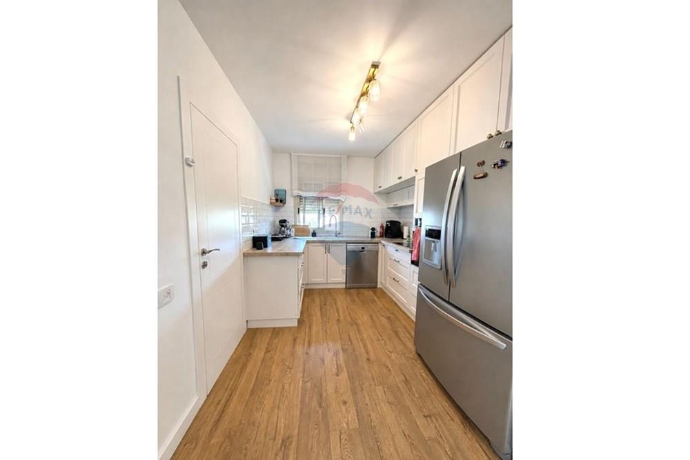 Apartment for Sale in Modi'in - Image 3