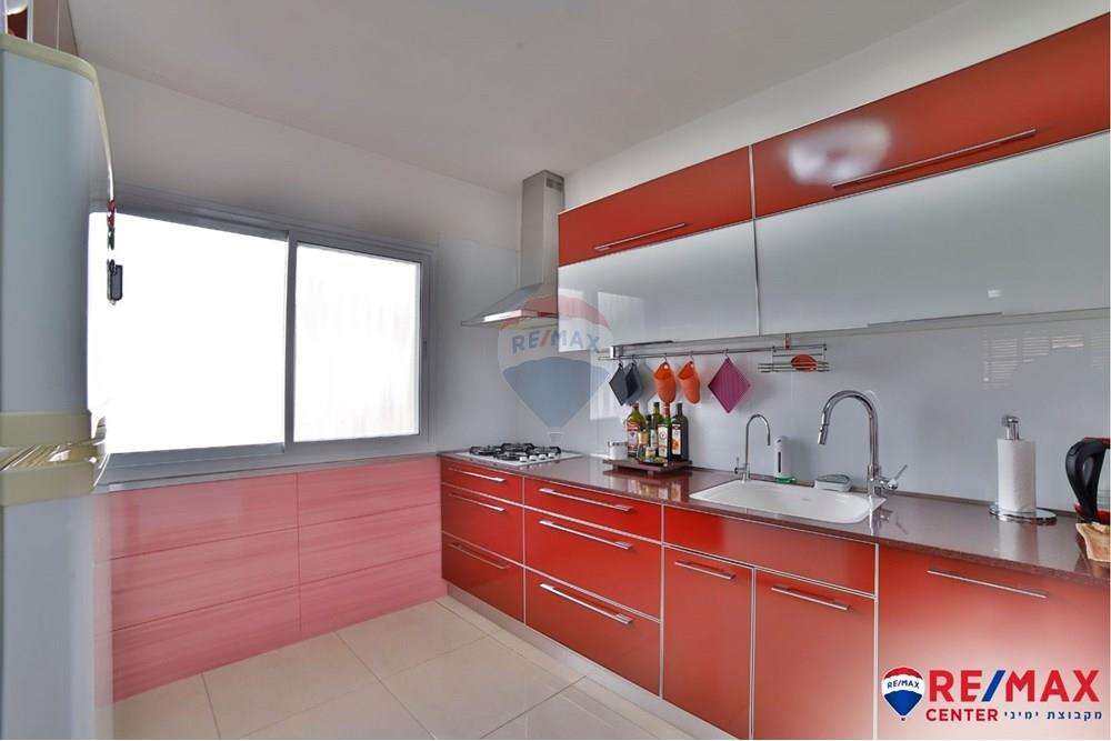 Apartment for Sale in Bat Yam - Image 3