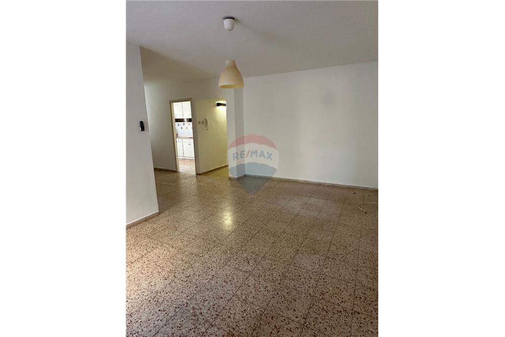 Apartment for Sale in Tel Aviv - Image 3