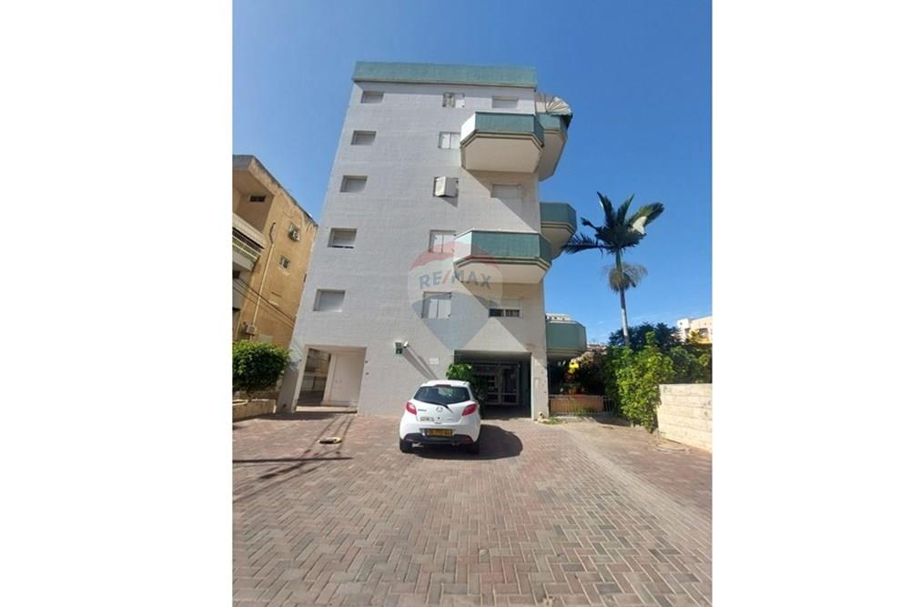 Apartment for Sale in Afula - Image 1
