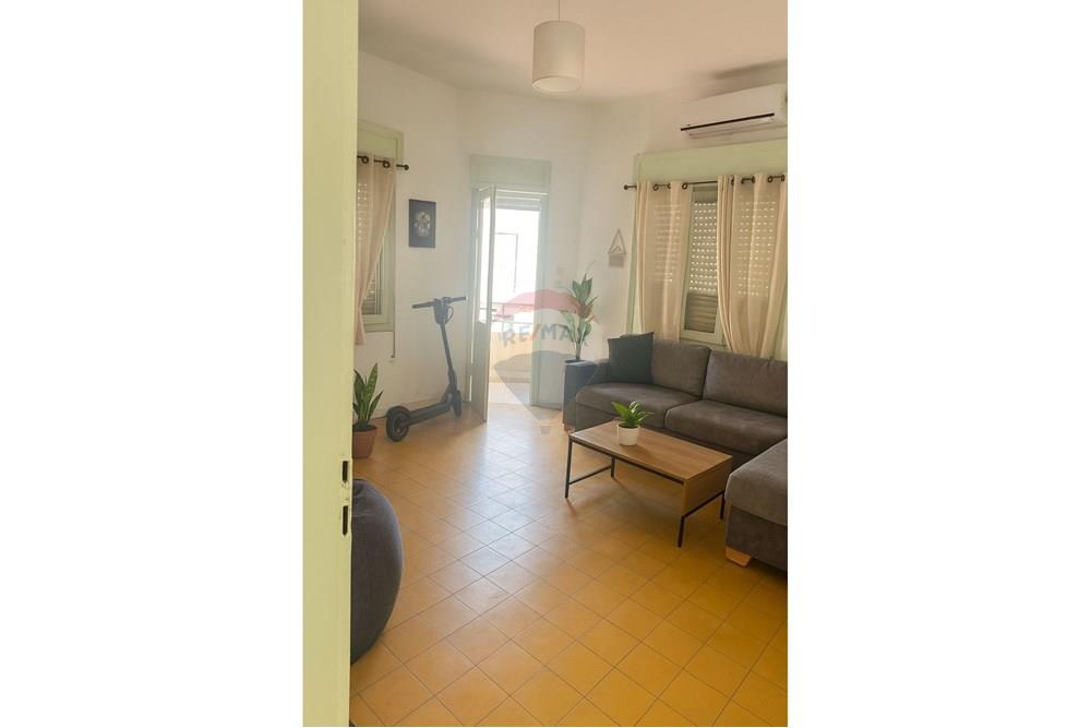 Apartment for Sale in Tel Aviv - Image 1
