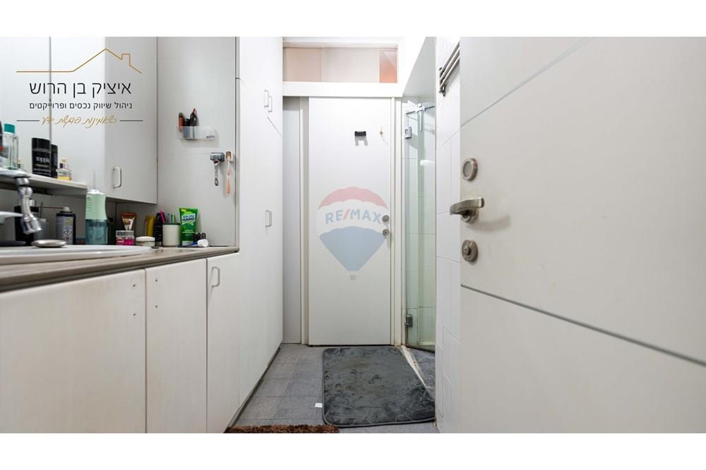 Apartment for Sale in קרית אונו - Image 6