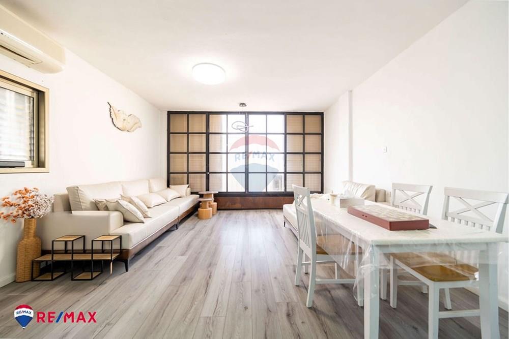 Apartment for Sale in Petah Tikva - Image 1