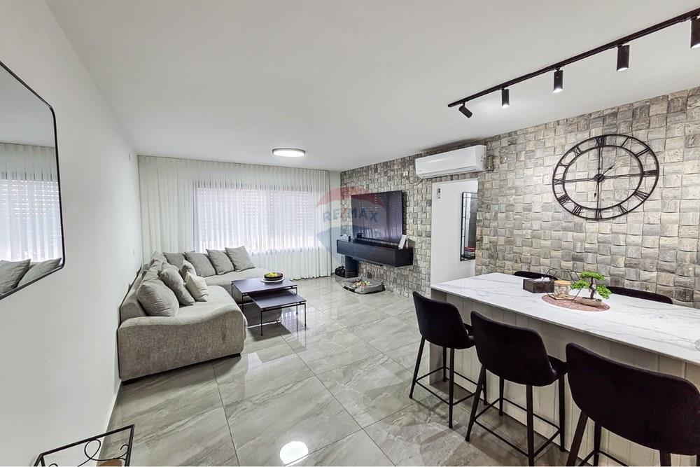 Apartment for Sale in Kiryat Yam - Image 7