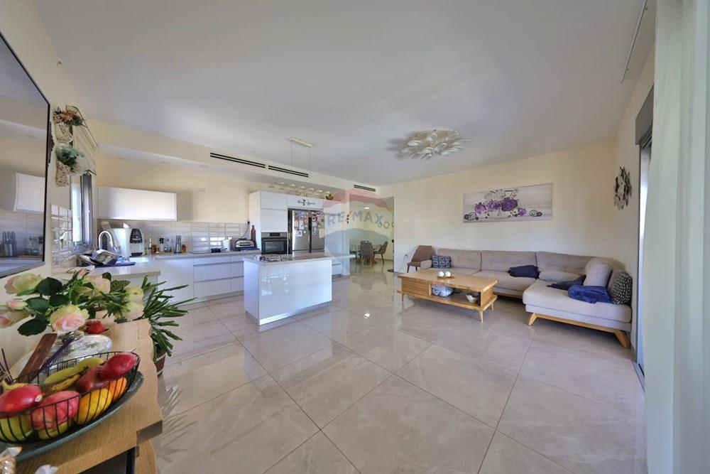 Apartment for Sale in קרית אתא - Image 3