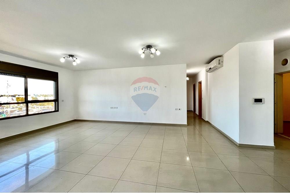 Apartment for Sale in Netanya - Image 3