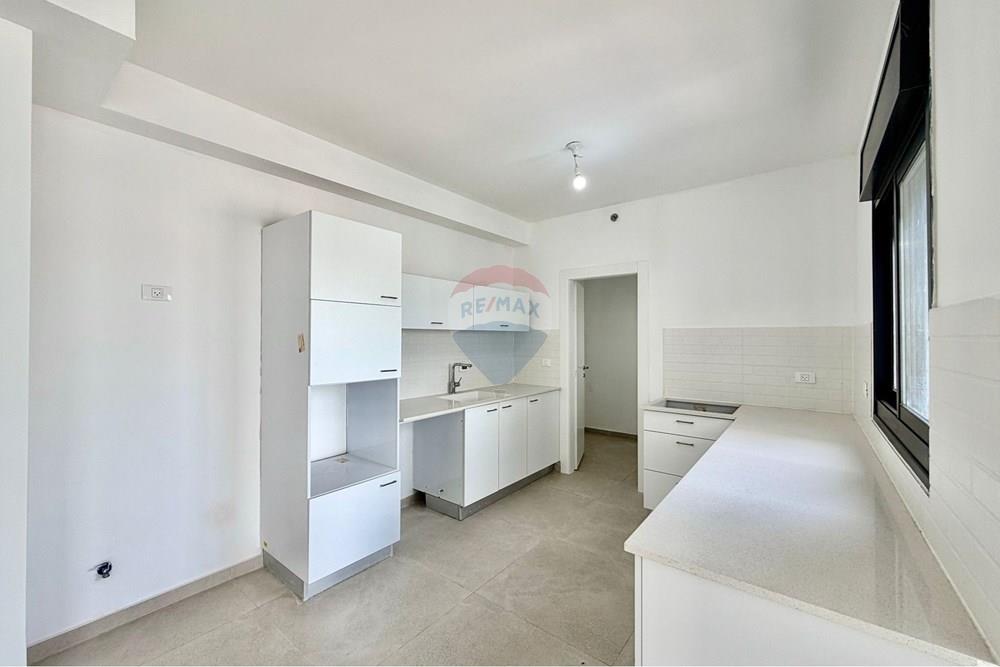 Apartment for Sale in Netanya - Image 4