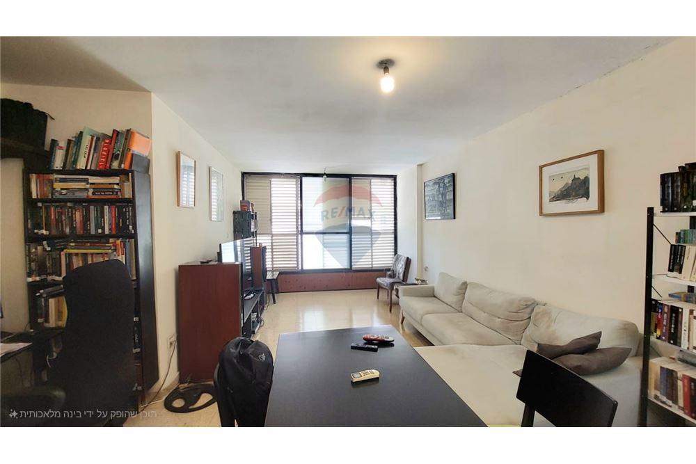 Apartment for Sale in Tel Aviv - Image 1