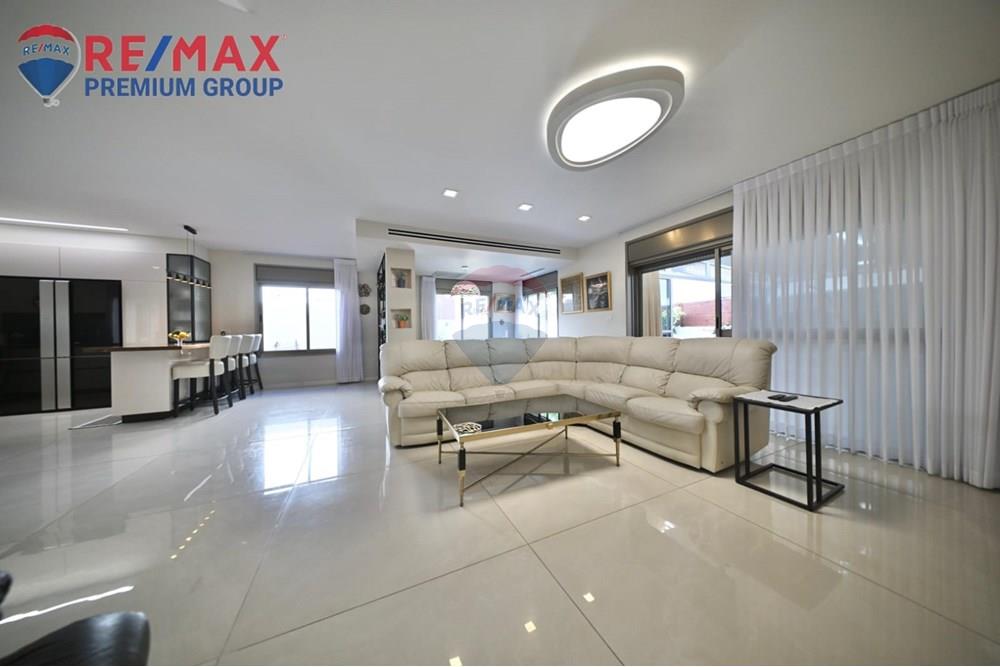 Condo for Sale in שוהם - Image 3