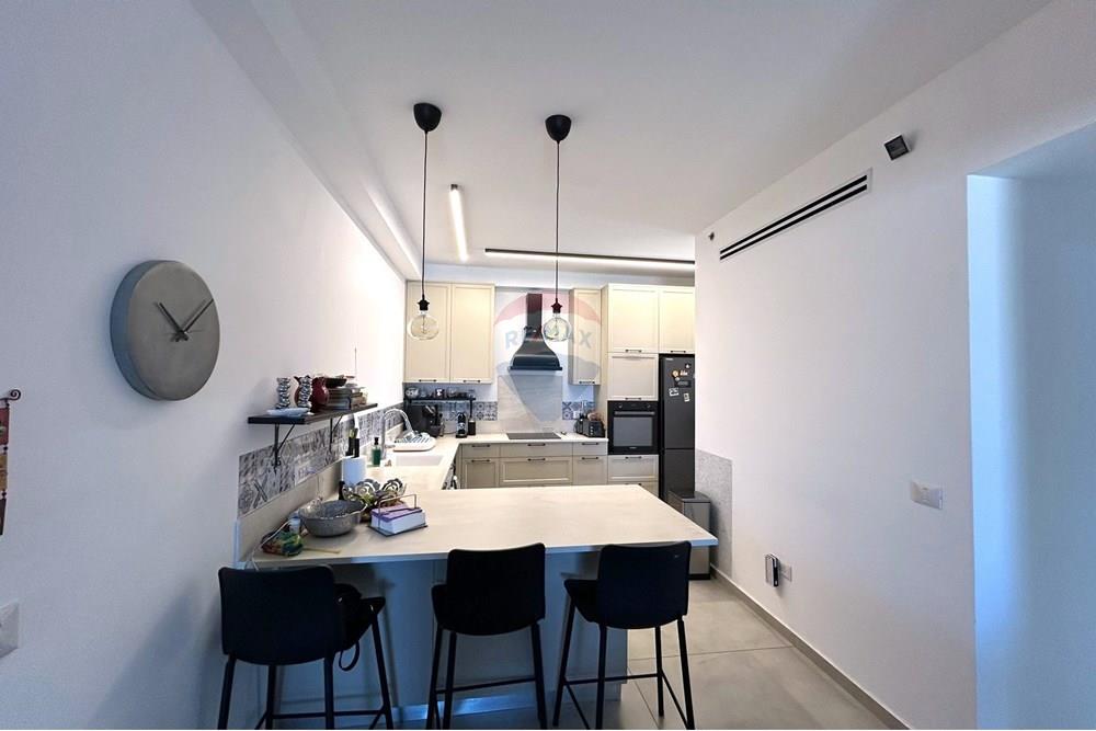 Apartment for Sale in Hod HaSharon - Image 5