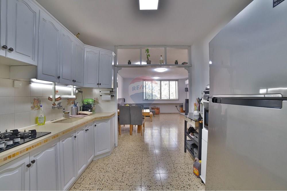 Apartment for Sale in Ramat Gan - Image 5