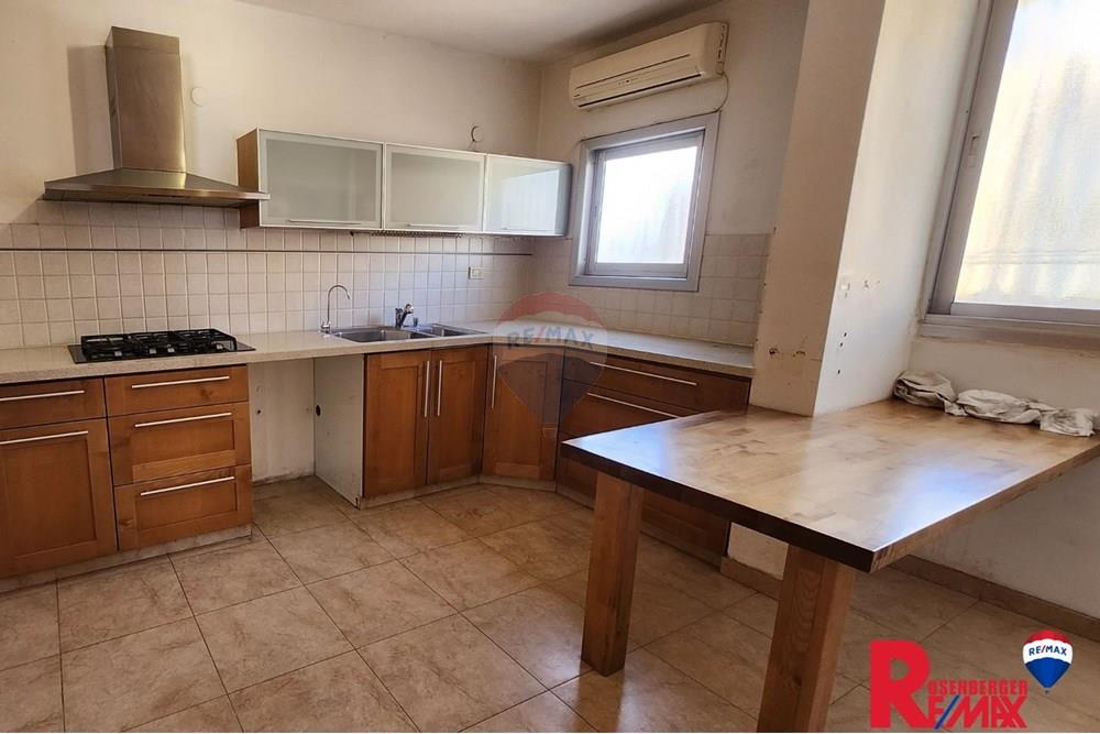 Apartment for Sale in Holon - Image 5