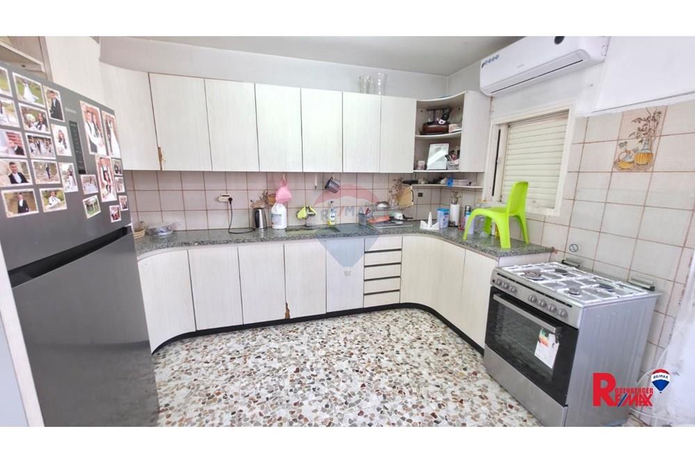 Apartment for Sale in Bat Yam - Image 4