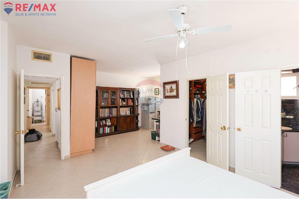Apartment for Sale in Netanya - Image 3