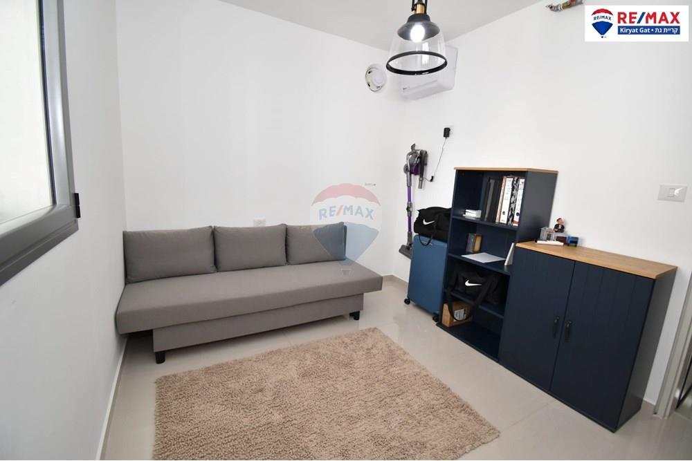Apartment for Sale in קרית גת - Image 6