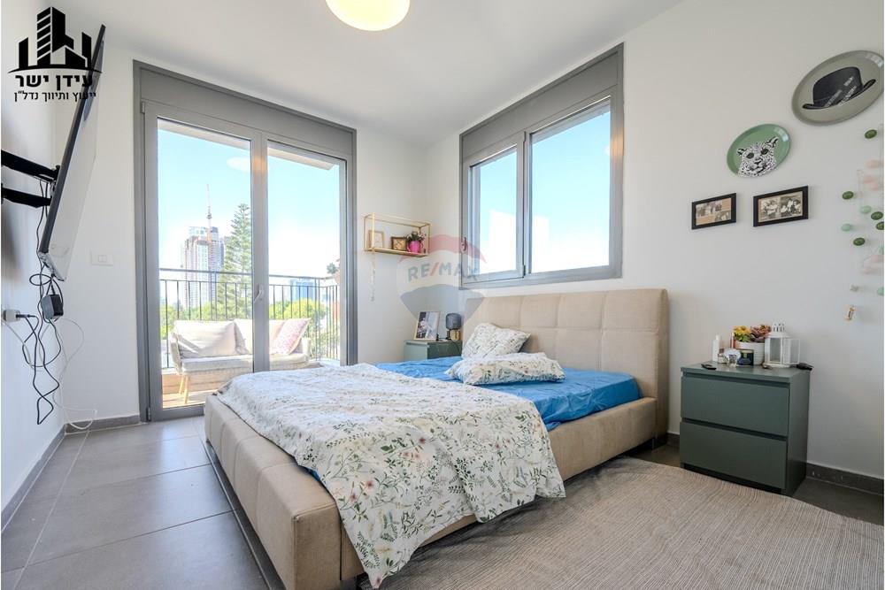 Apartment for Sale in Tel Aviv - Image 6