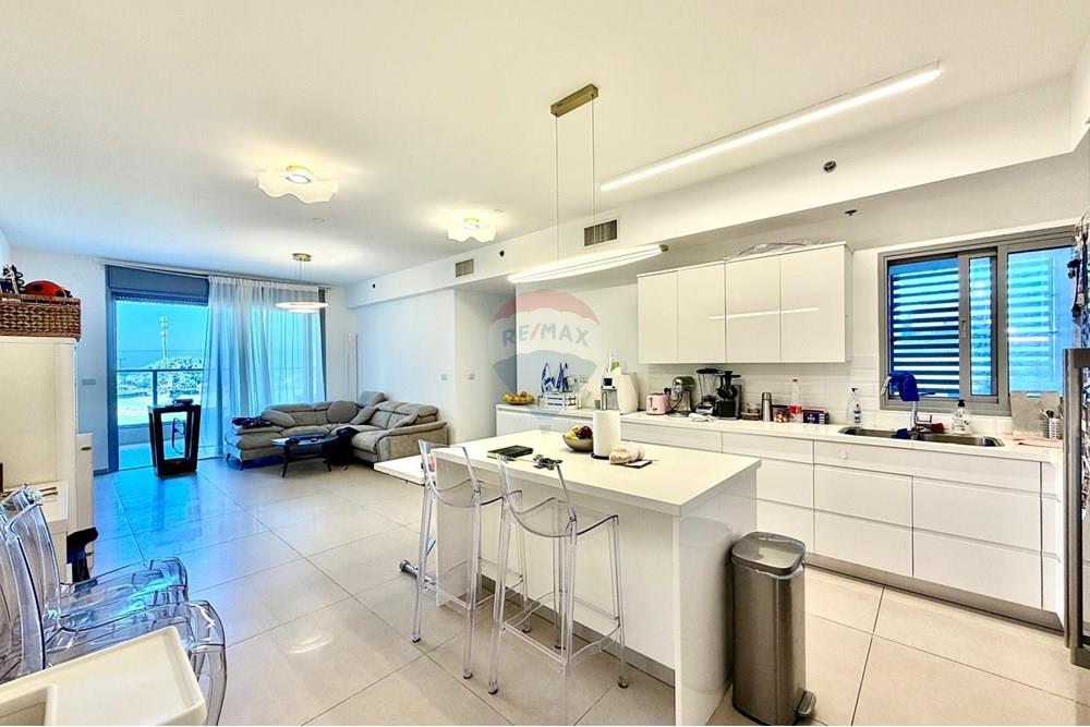 Apartment for Sale in Netanya - Image 3