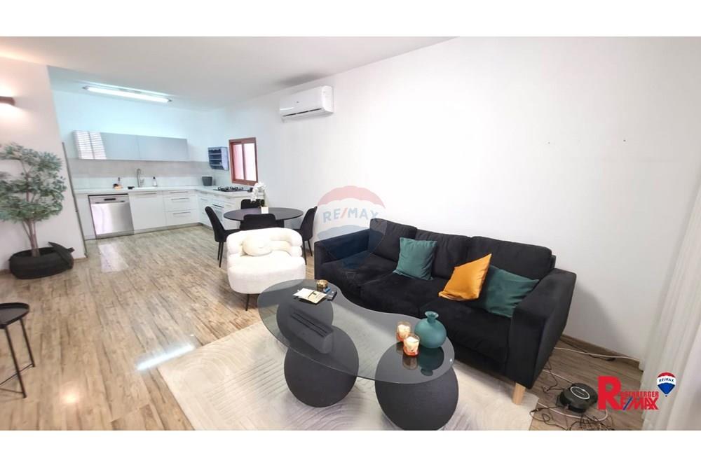 Apartment for Sale in Bat Yam - Image 3