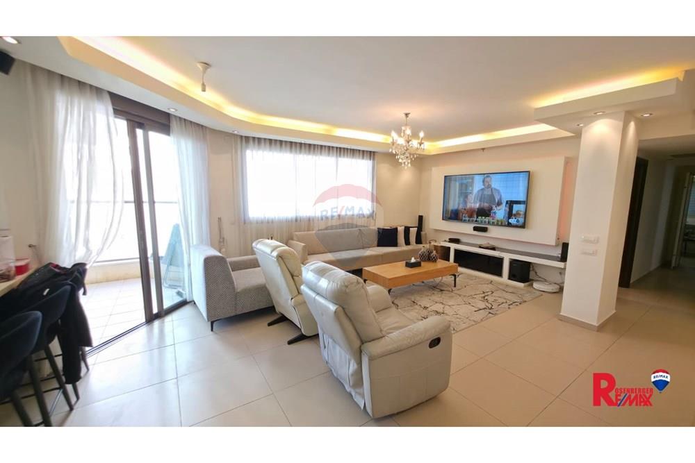 Apartment for Sale in Holon - Image 3