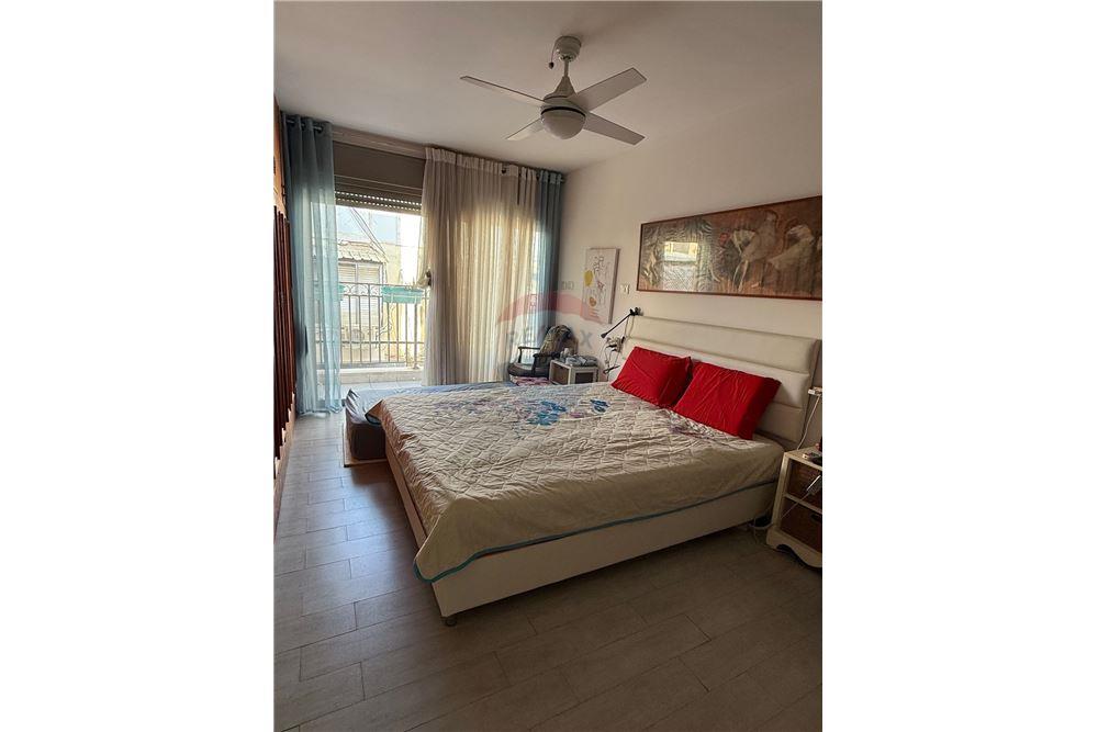 Apartment for Sale in Tel Aviv - Image 7