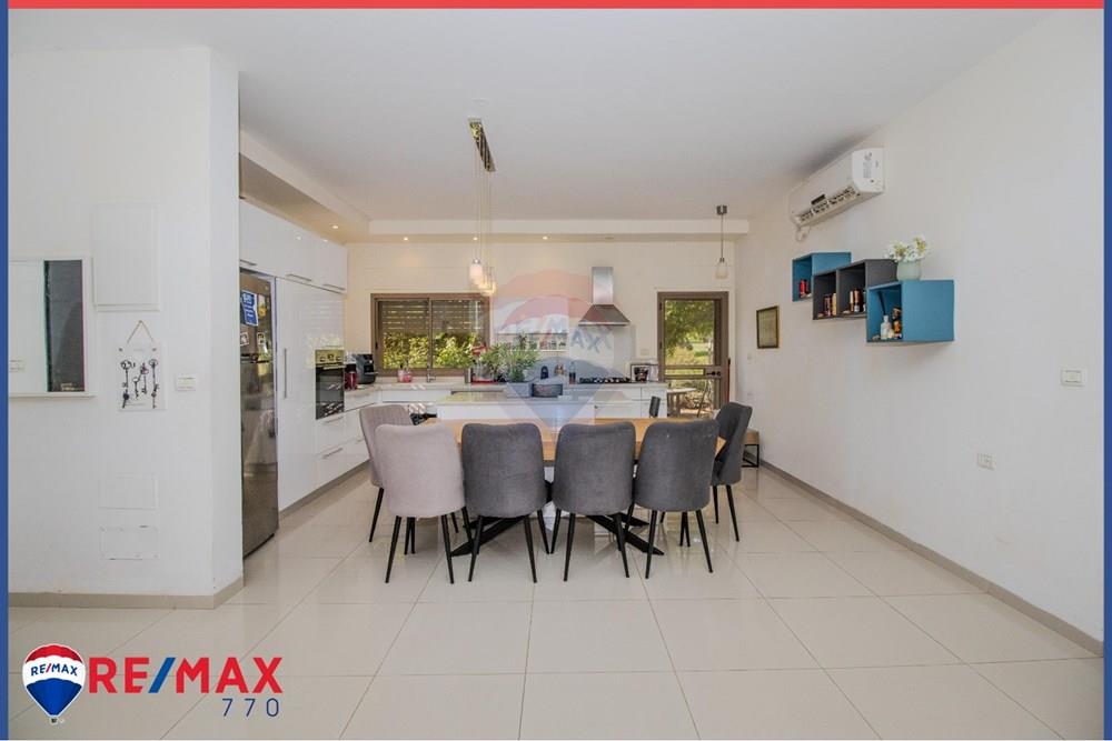 Condo for Sale in עין דור - Image 1
