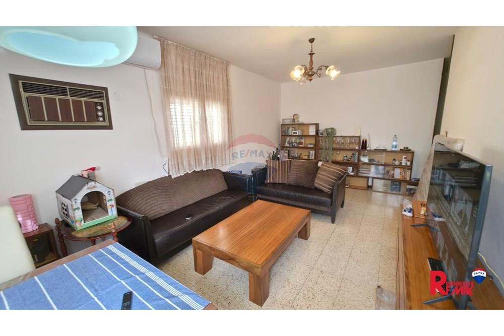 Apartment for Sale in Rishon LeZion - Image 3