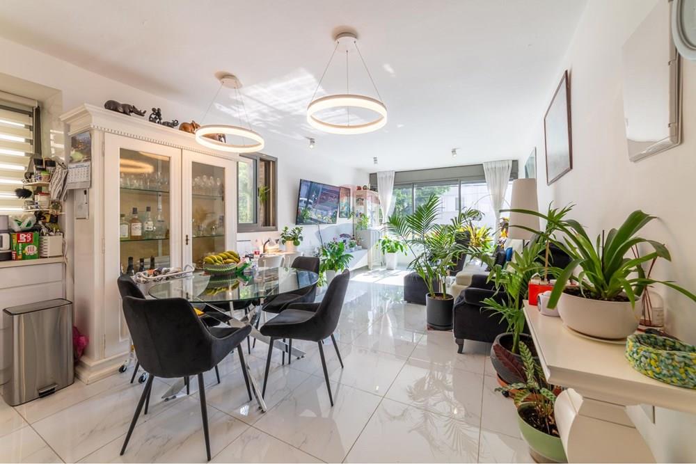 Apartment for Sale in Tel Aviv - Image 1