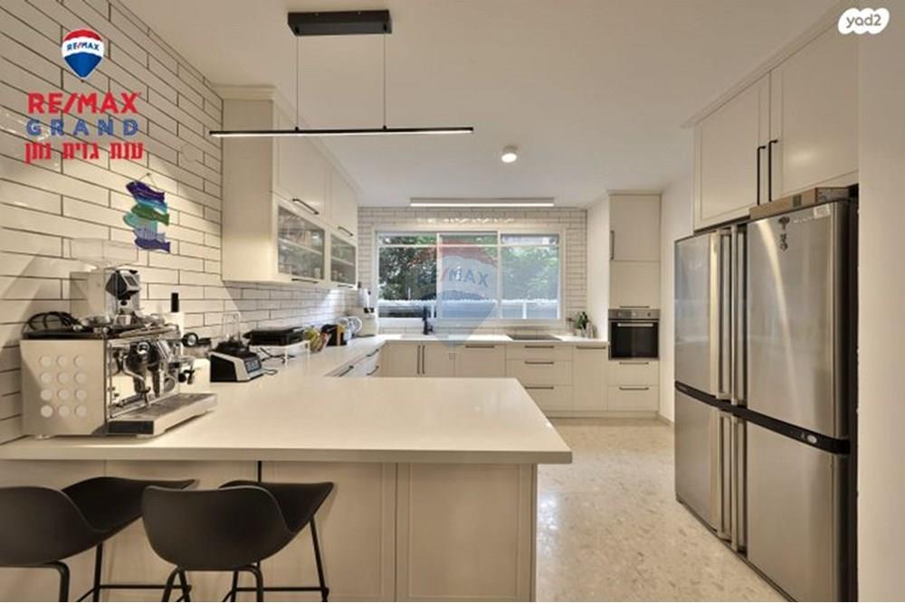 Apartment for Sale in Haifa - Image 2