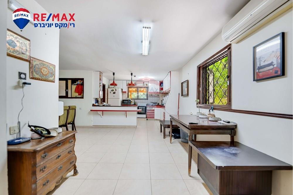 House for Sale in Rehovot - Image 4