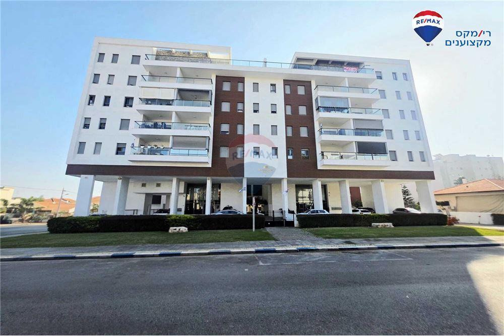 Apartment for Sale in Hadera - Image 1