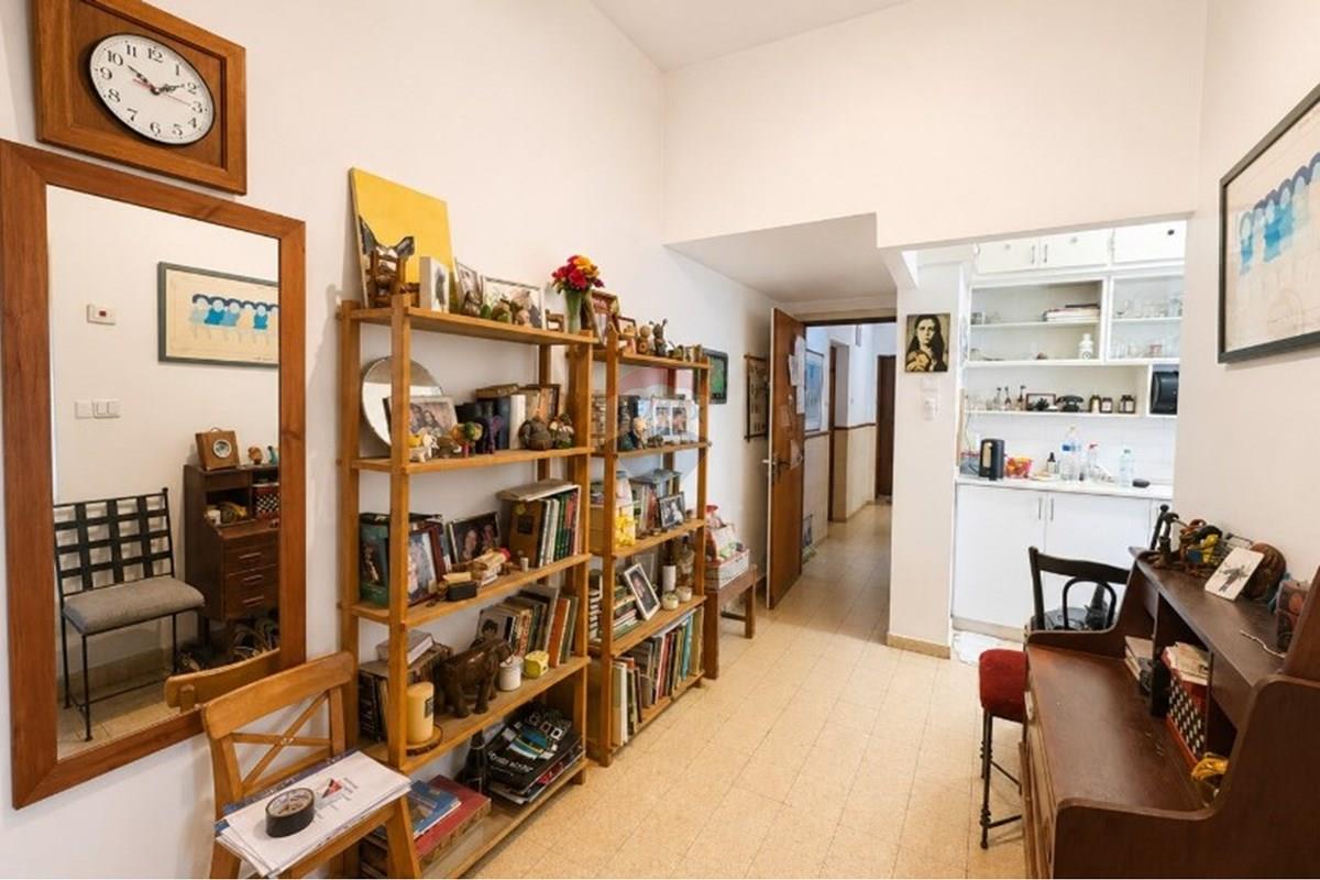 Apartment for Sale in Tel Aviv - Image 3