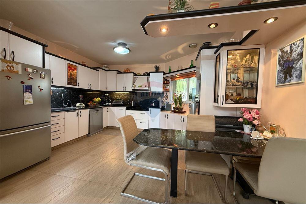 Apartment for Sale in נוף הגליל - Image 6