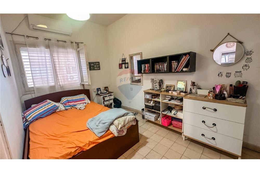 Apartment for Sale in Ramat Gan - Image 4