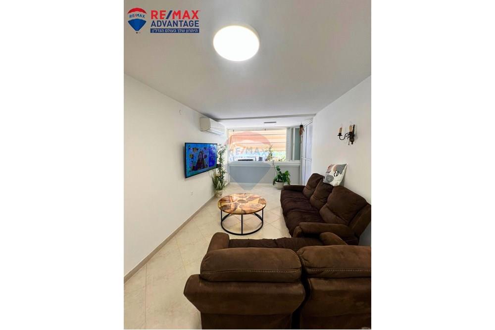Apartment for Sale in Tel Aviv - Image 2