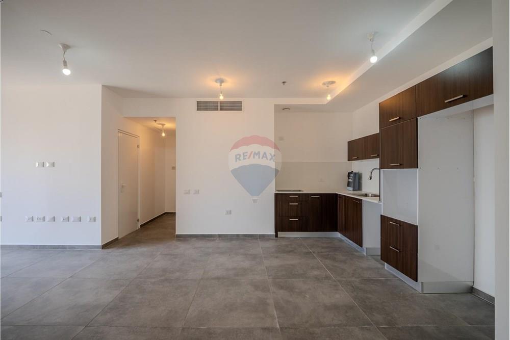 Apartment for Sale in Tel Aviv - Image 3