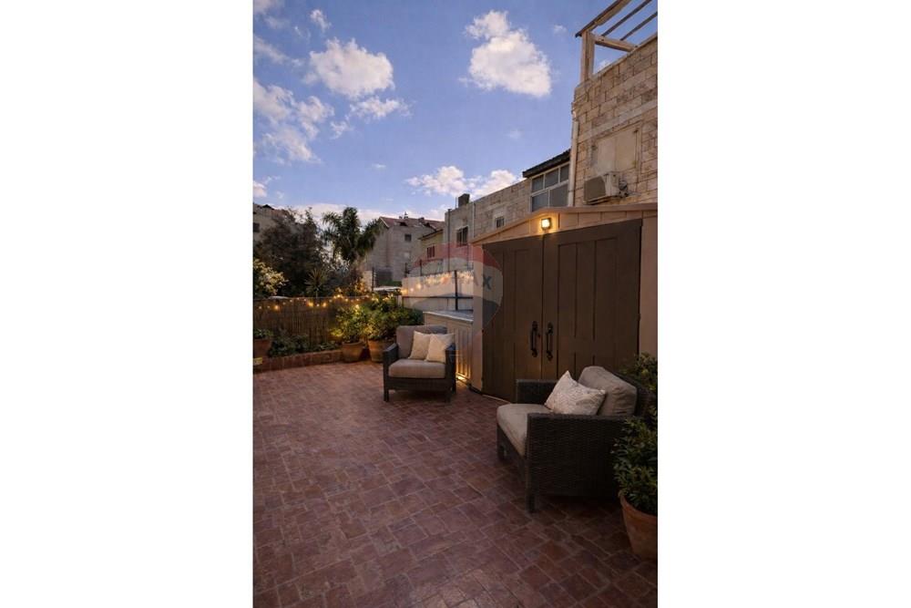 Apartment for Sale in Jerusalem - Image 2