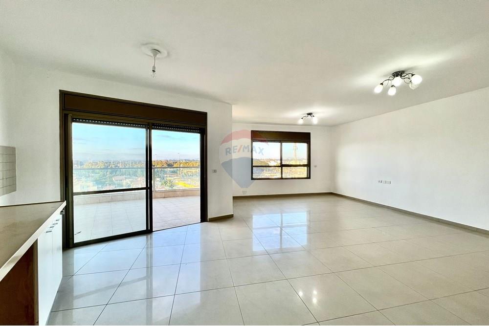 Apartment for Sale in Netanya - Image 2